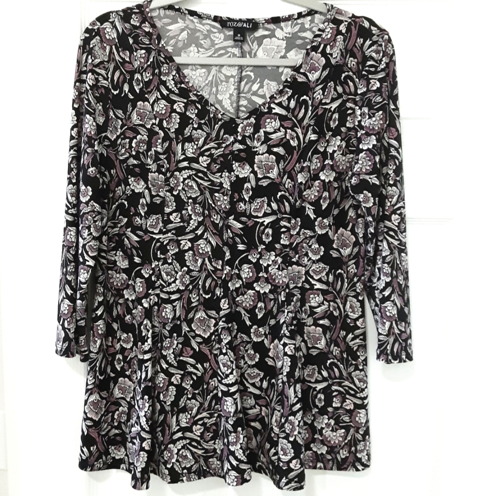 ROZ & ALI Peplum V-neck Lavender/Black Floral Top